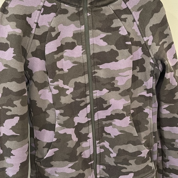 Lululemon Scuba Zip Up Hoodie Purple Camo Size 6 Women’s Hooded Sweater pockets - Picture 8 of 16